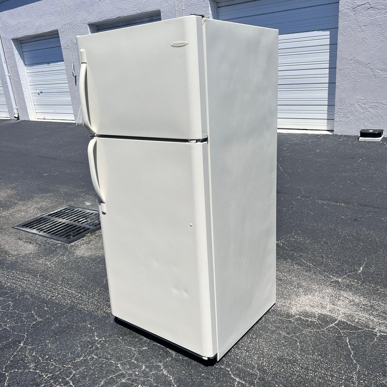 Frigidaire Top and Bottom Refrigerator Frigidaire Top and Bottom Refrigerator